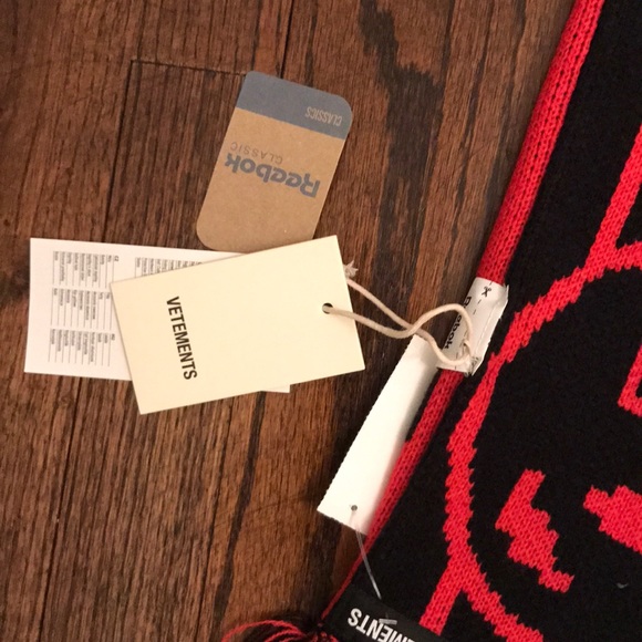 Vetements scarf Brand new with tags - Picture 3 of 7